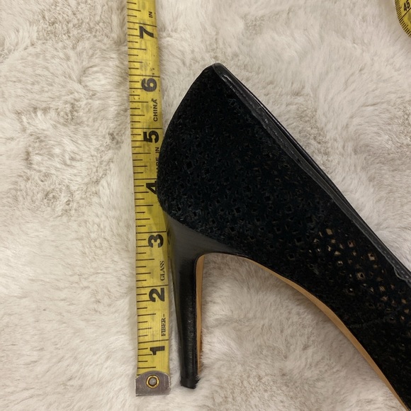 Tory Burch peep toe heals Size 7 1/2 - Picture 10 of 14